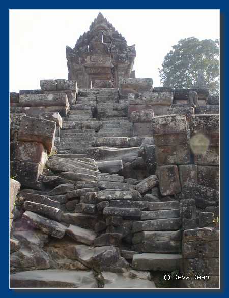 Phra Wihan 2d level 20031215 -10